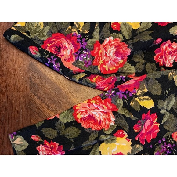 Bobbie Brooks Dresses & Skirts - NWOT Bobbi Brooks Woman’s Size M Skort Split Skirt Floral flowers VINTAGE Y2K